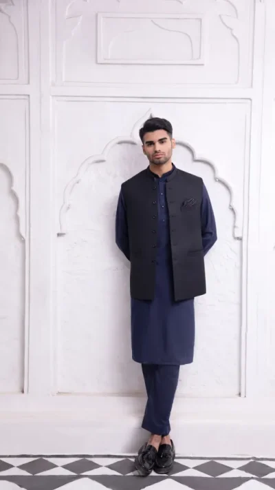 SIMPLE BLACK WAISTCOAT