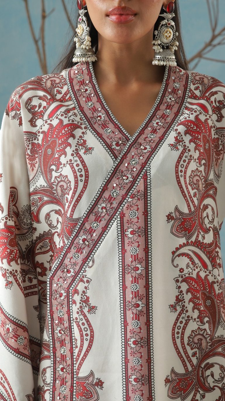 Short Jacket with Intricate Borders