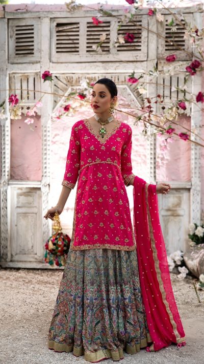 TRADITIONAL MEHENDI LEHENGA CHOLI